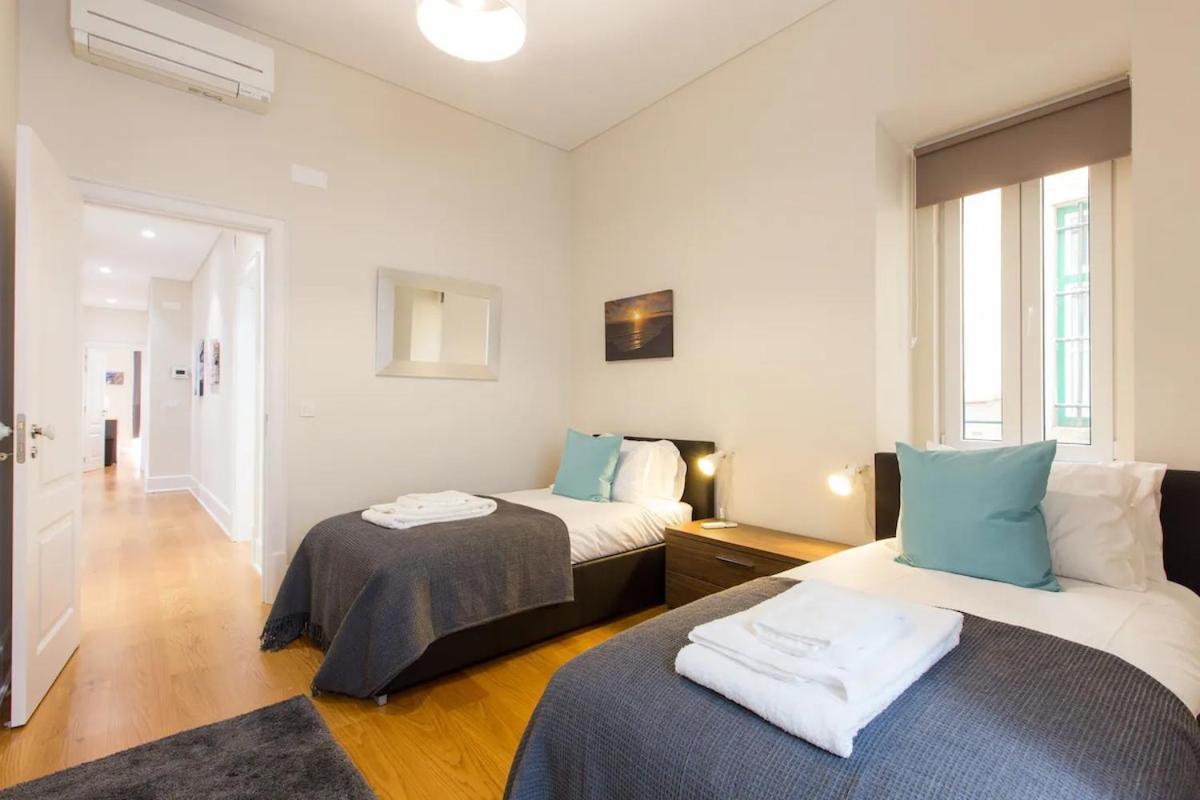 Vibrant Heart Of The 2br Apartment