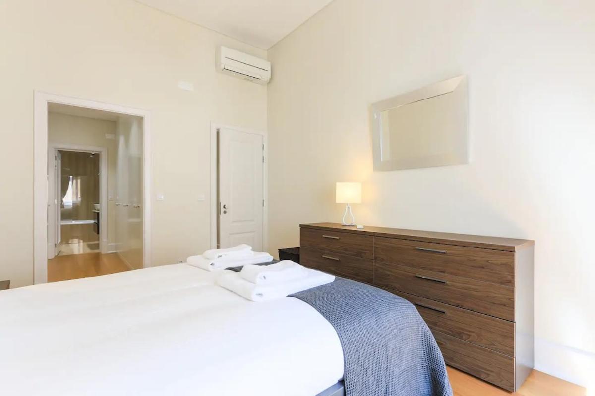 Vibrant Heart Of The 2br Lissabon